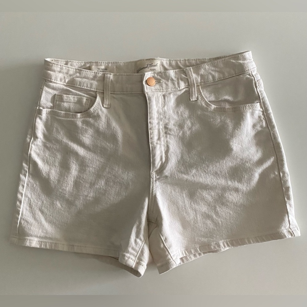Universal Thread High Rise Midi Cream Shorts Size 10